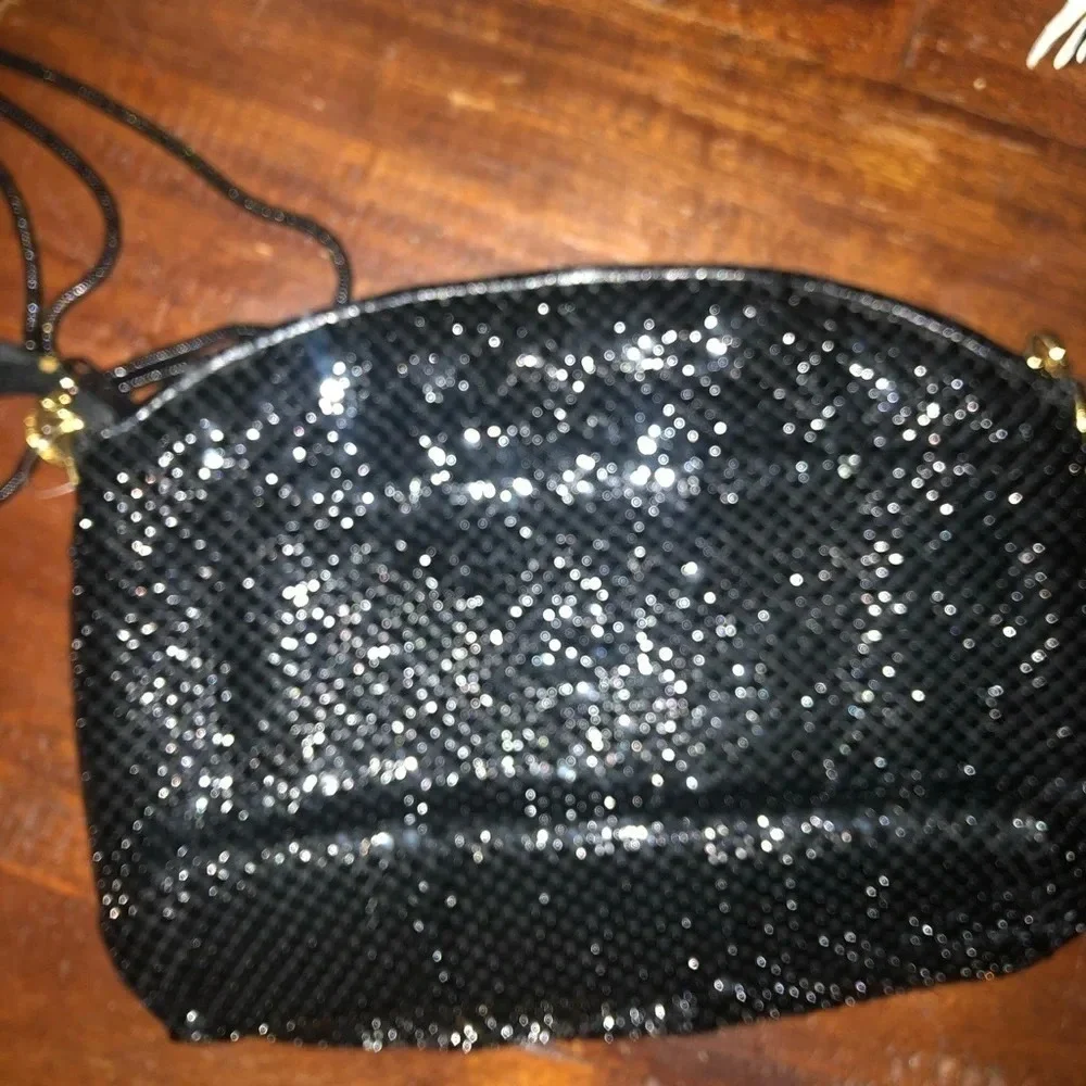 La Regale Black Sparkle Wristlet Clutch